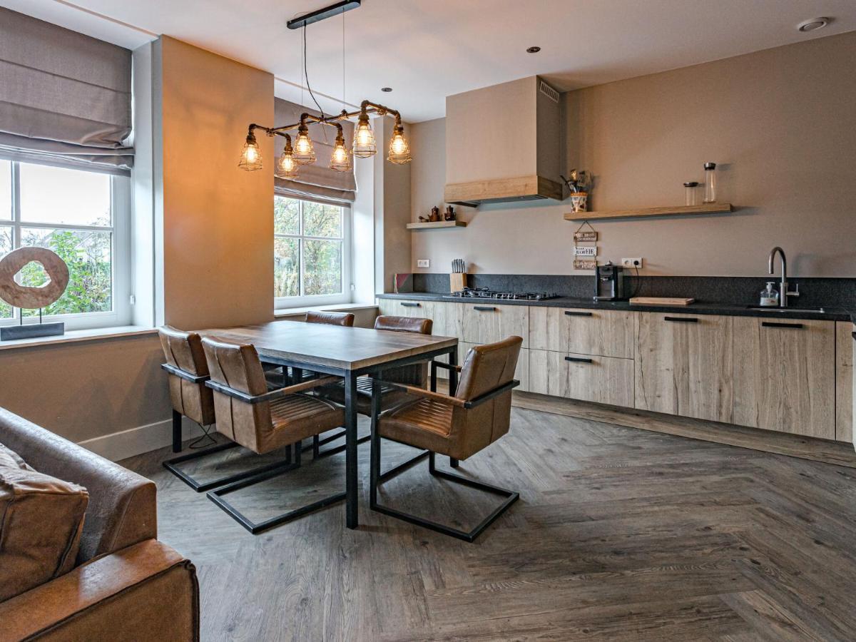 Charming Holiday Home in Nijverdal with Jacuzzi Buitenkant foto