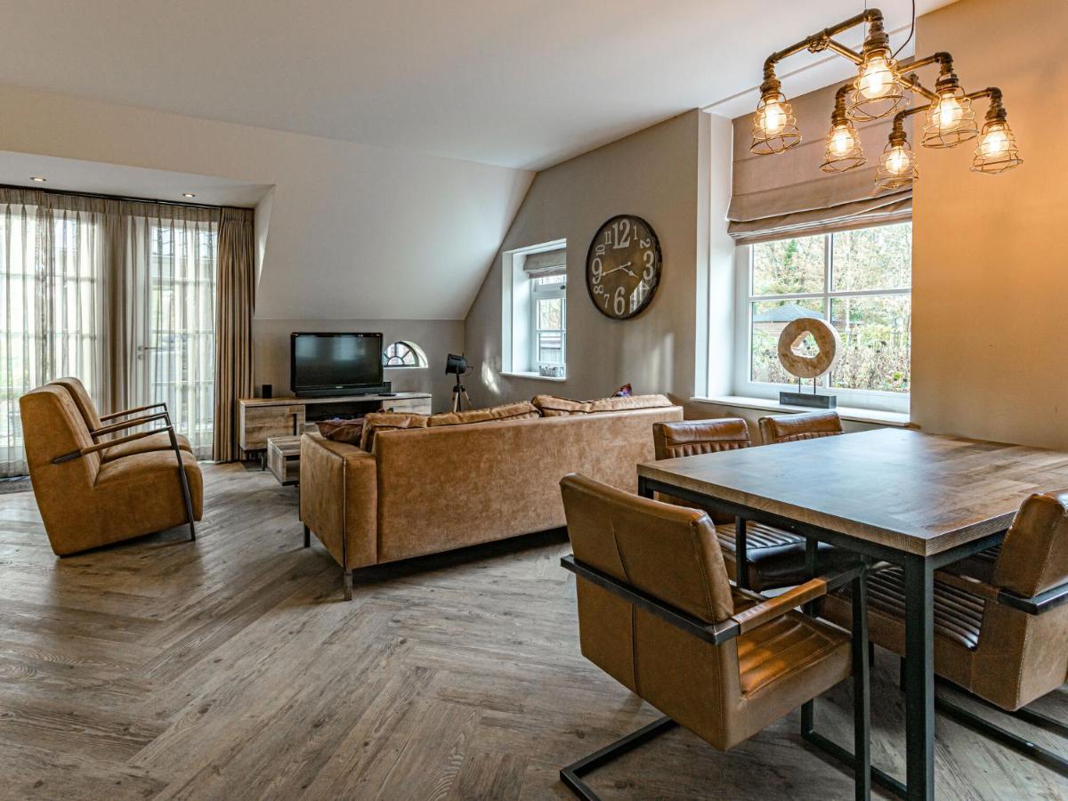 Charming Holiday Home in Nijverdal with Jacuzzi Buitenkant foto